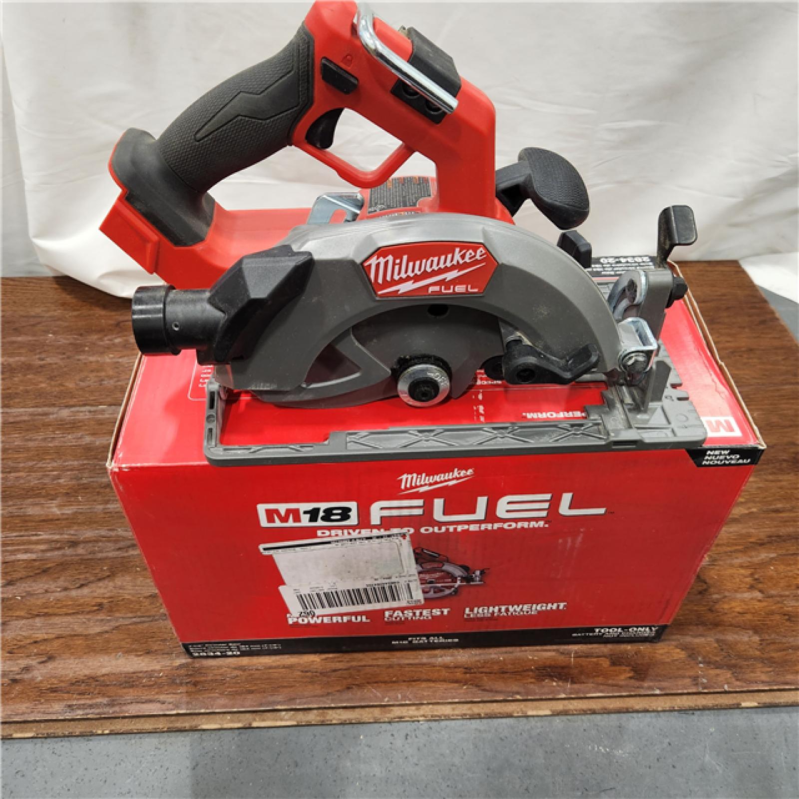 AS-IS Milwaukee M18 FUEL 18V Lithium-Ion Brushless Cordless 7-1/4 in. Circular Saw (Tool-Only)