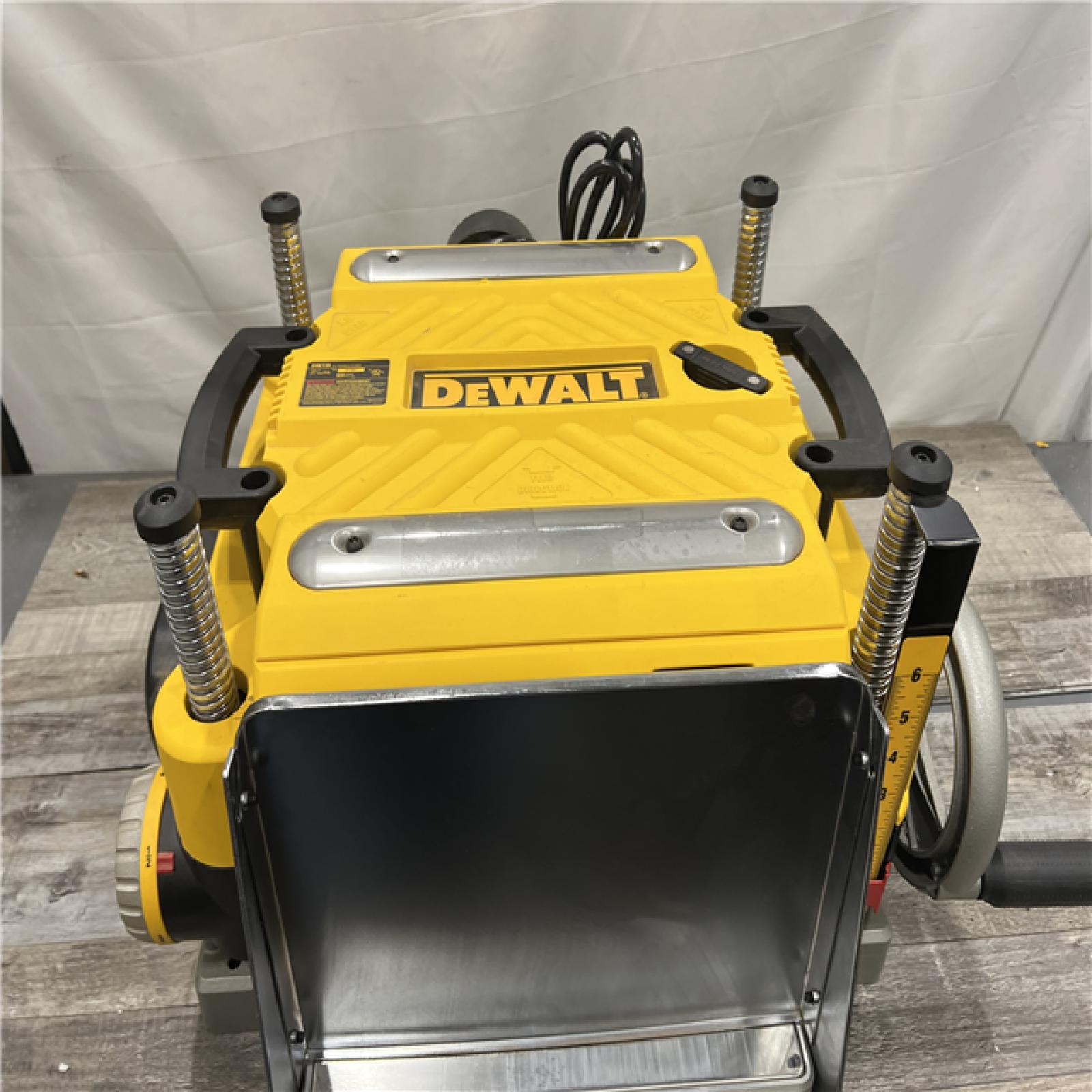 AS-IS DEWALT 15 Amp Corded 13 in. Planer