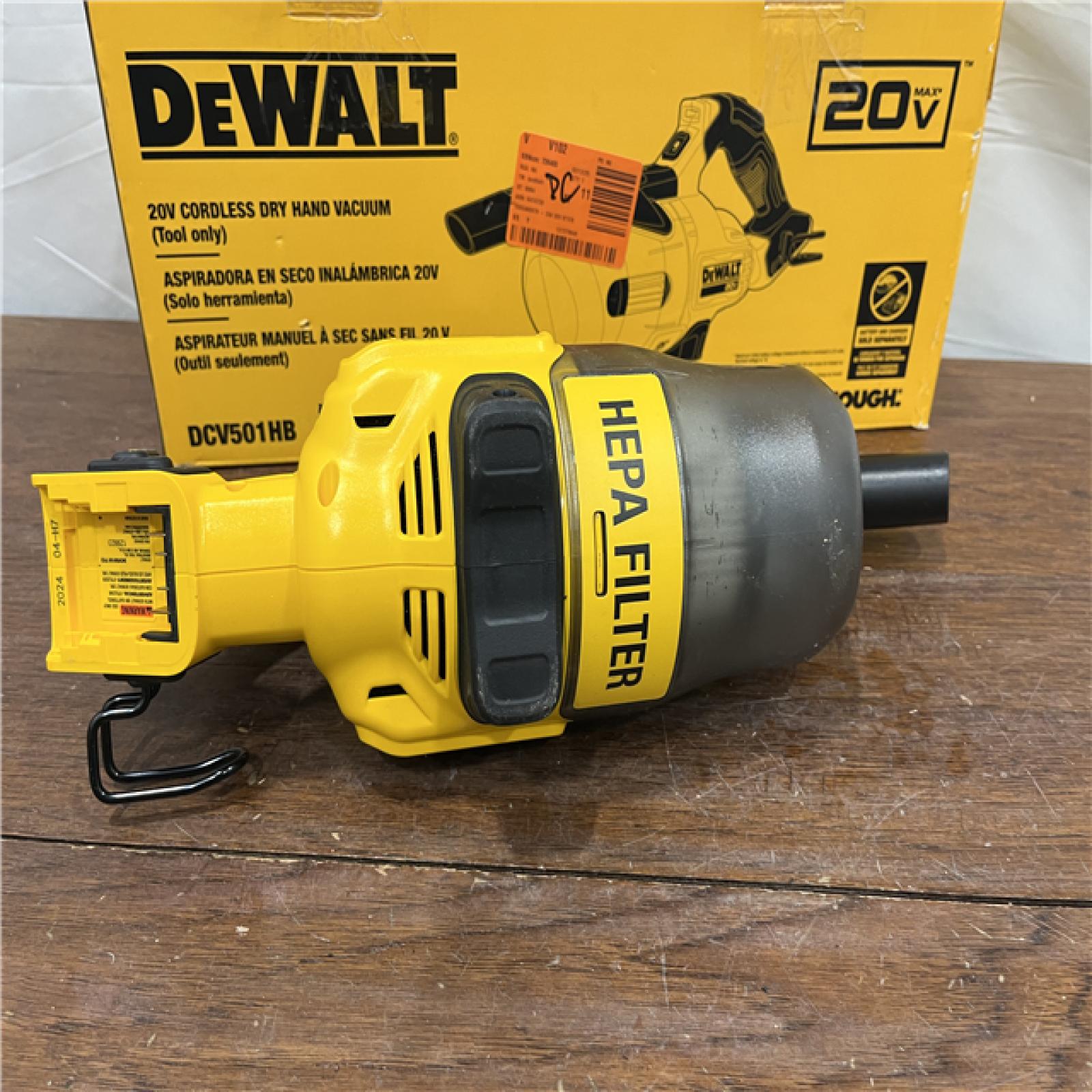 AS-ISDEWALT 20V Lithium-Ion Cordless Dry Hand Vacuum kit  (Tool Only)