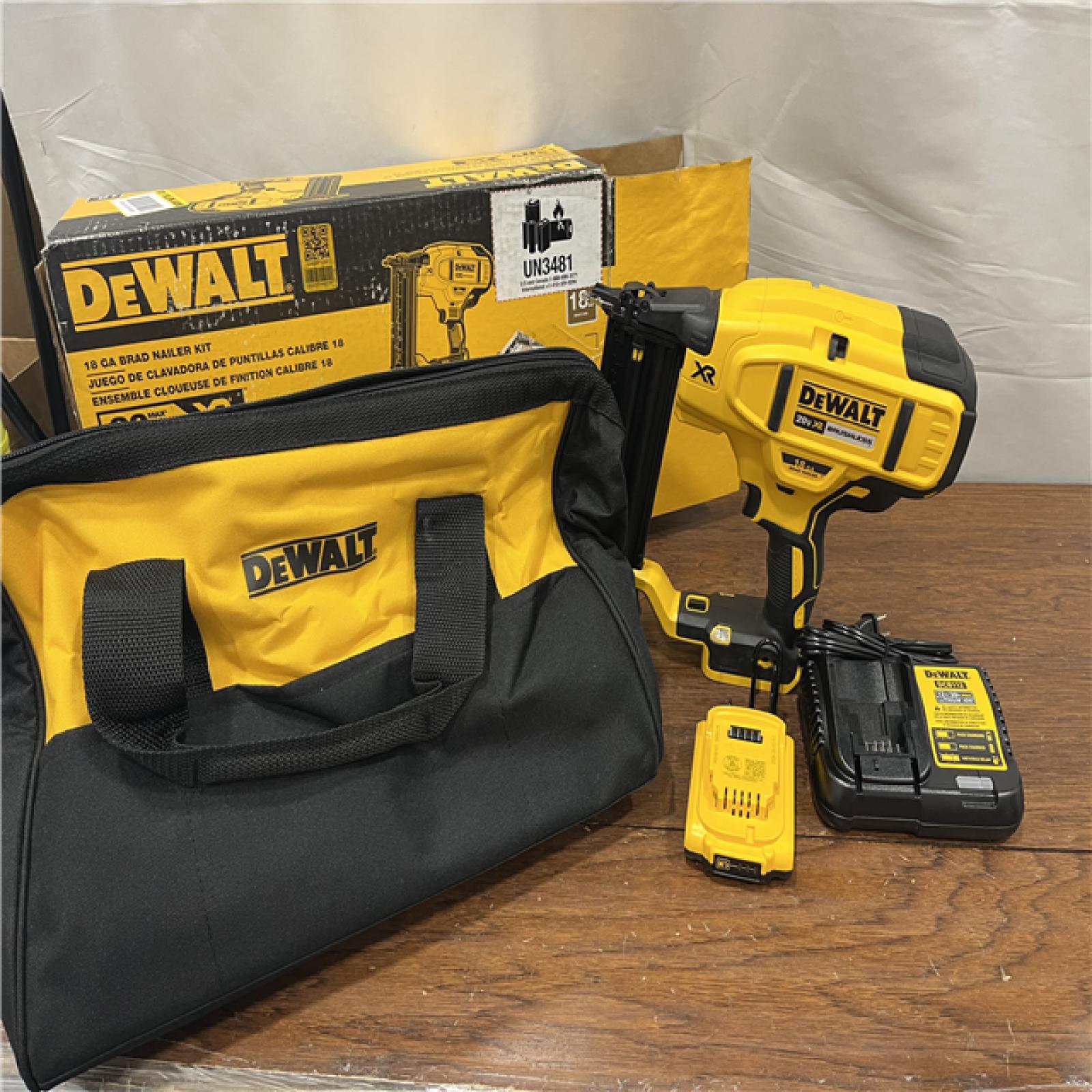 AS-IS DEWALT 20V MAX XR 18 Gauge Brad Nailer Kit