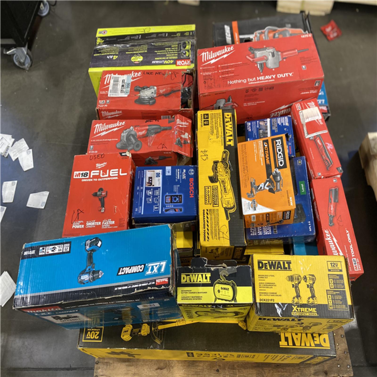 DALLAS LOCATION -AS- IS  TOOL PALLET