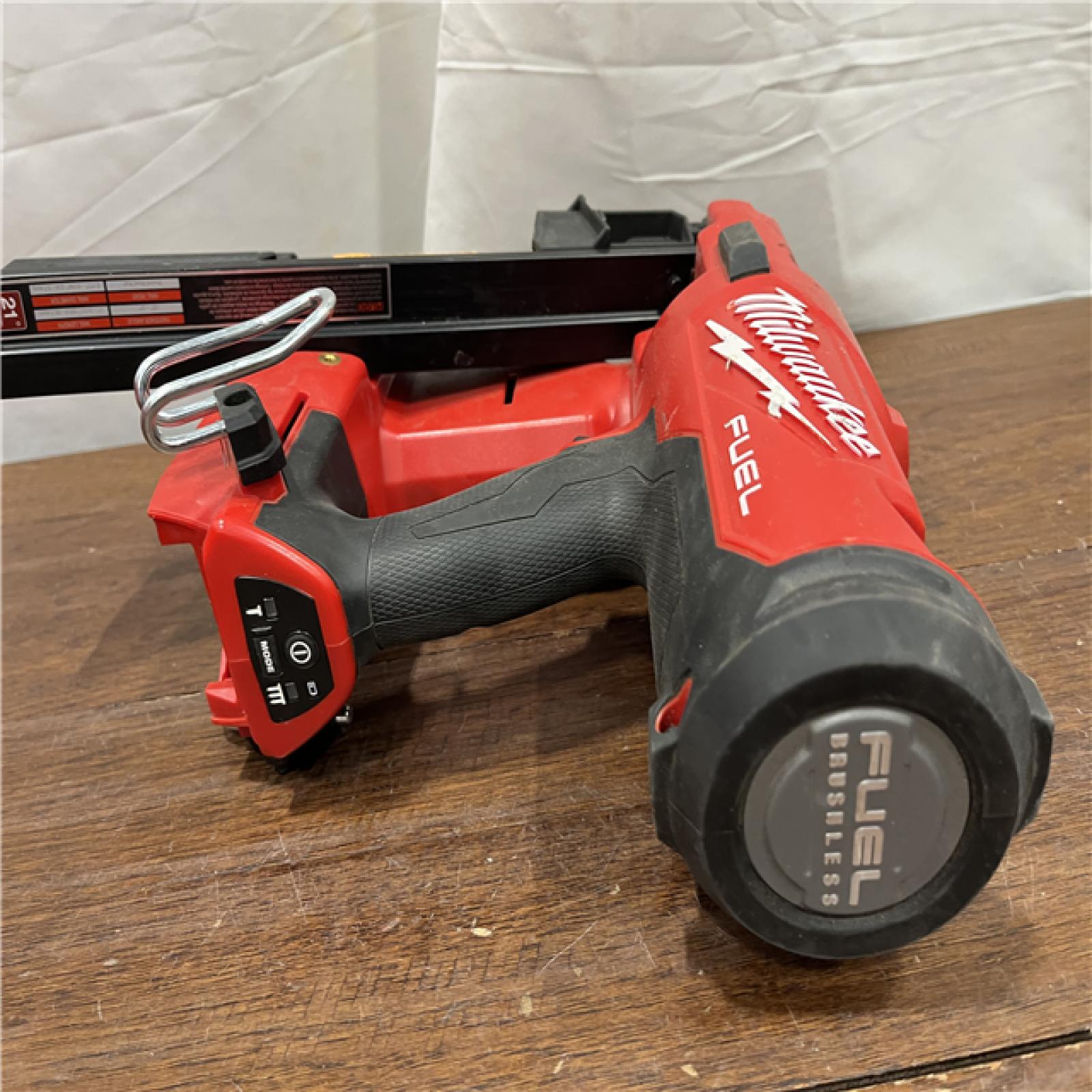 AS-ISMilwaukee 2744-20 M18 FUEL 21-Degree Cordless Framing Nailer (Tool Only)