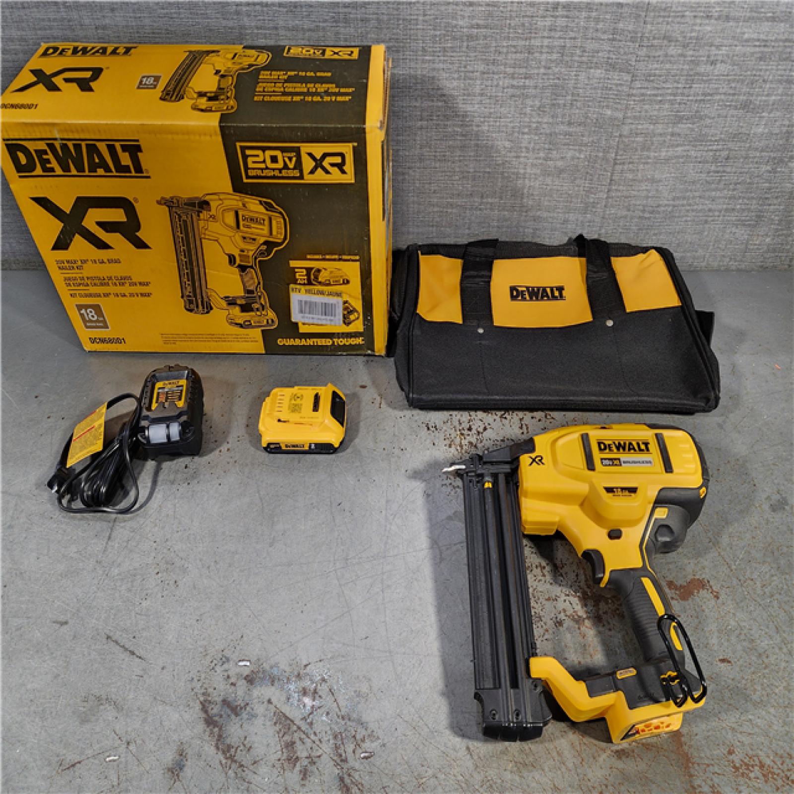 HOUSTON LOCATION - AS-IS DEWALT 20V MAX XR 18 Gauge Brad Nailer Kit