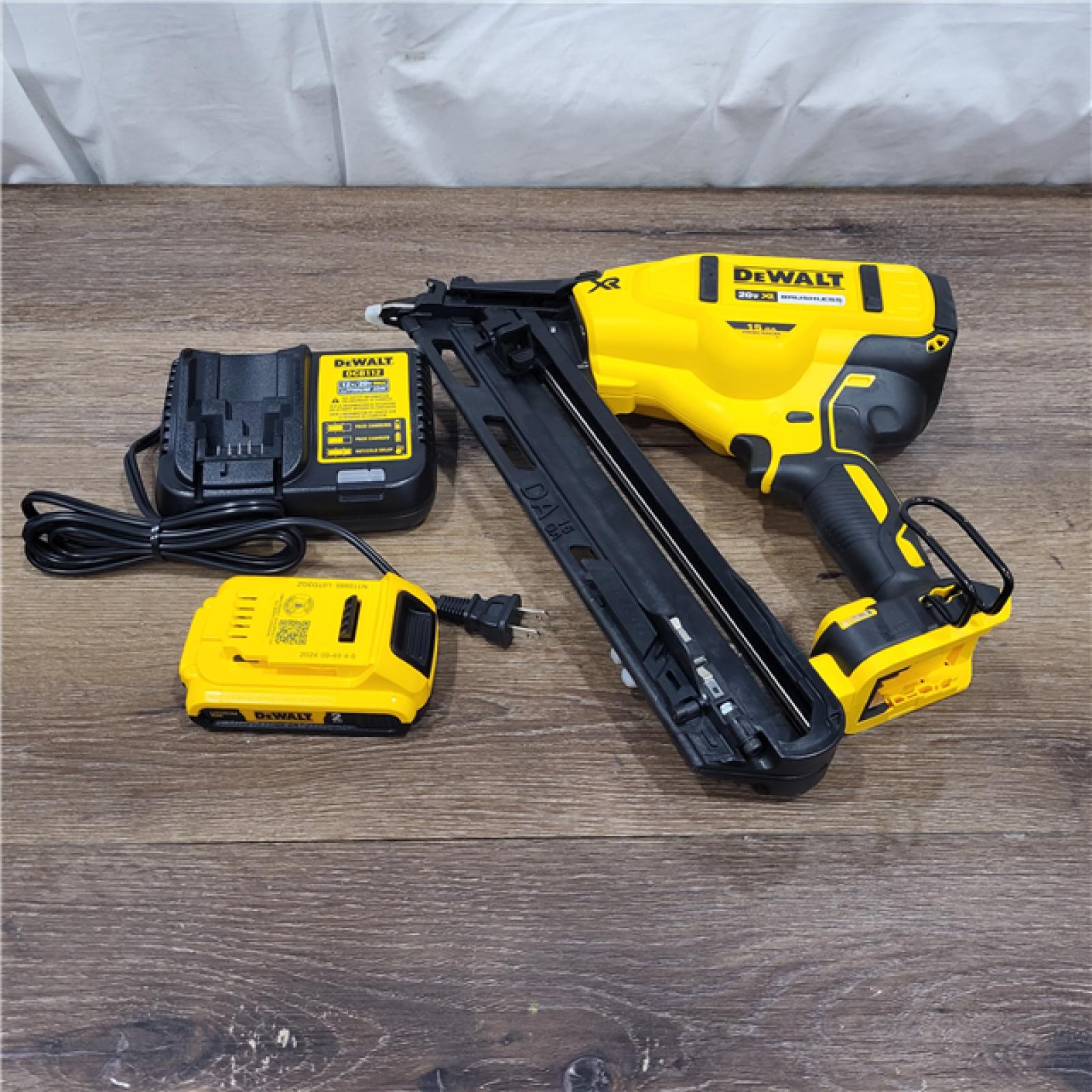 AS-IS DEWALT 20V MAX XR 15 Ga. Cordless 34 Deg Nailer 20 V