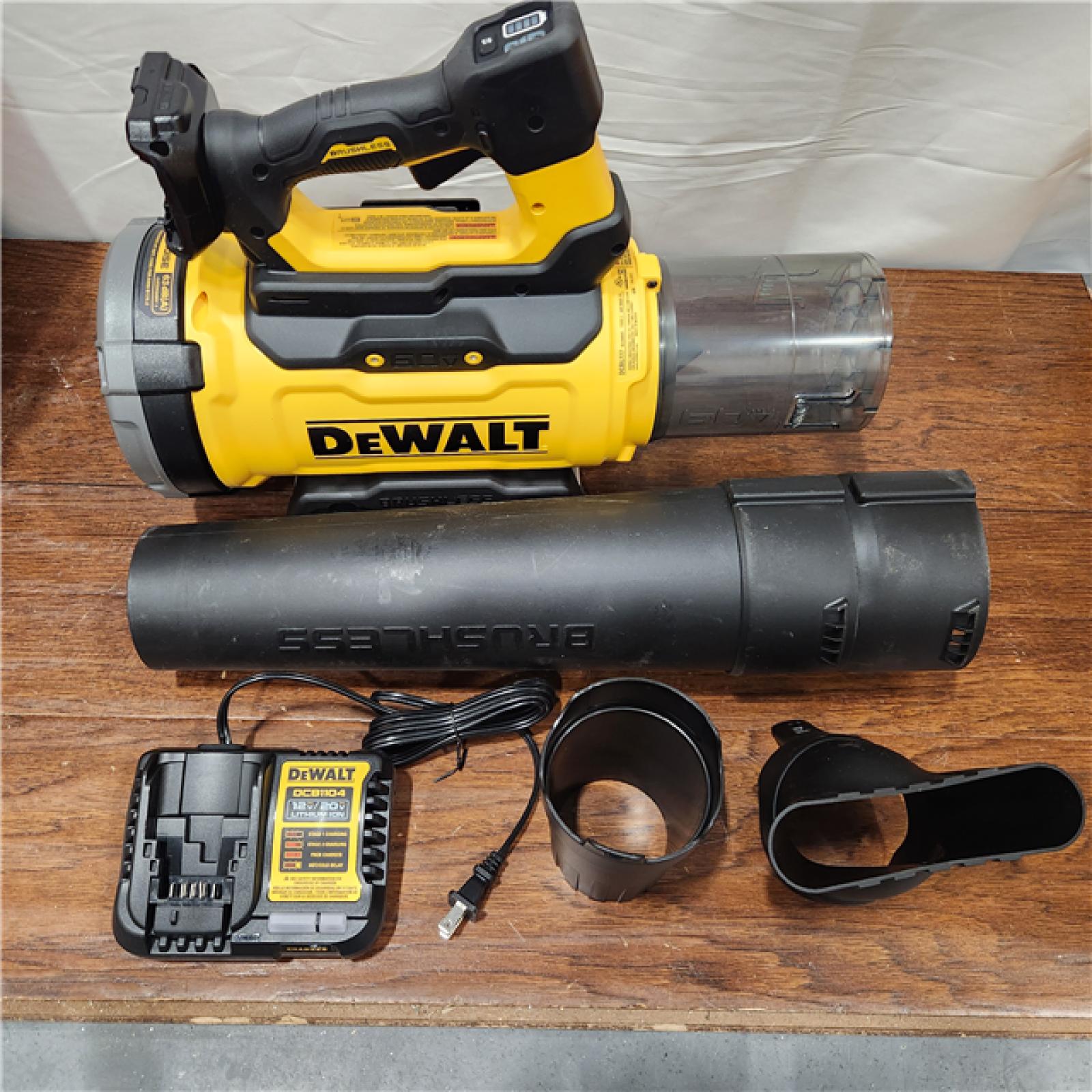 AS-IS FLEXVOLT 60V MAX 160 MPH 760 CFM Brushless Cordless  and Charger