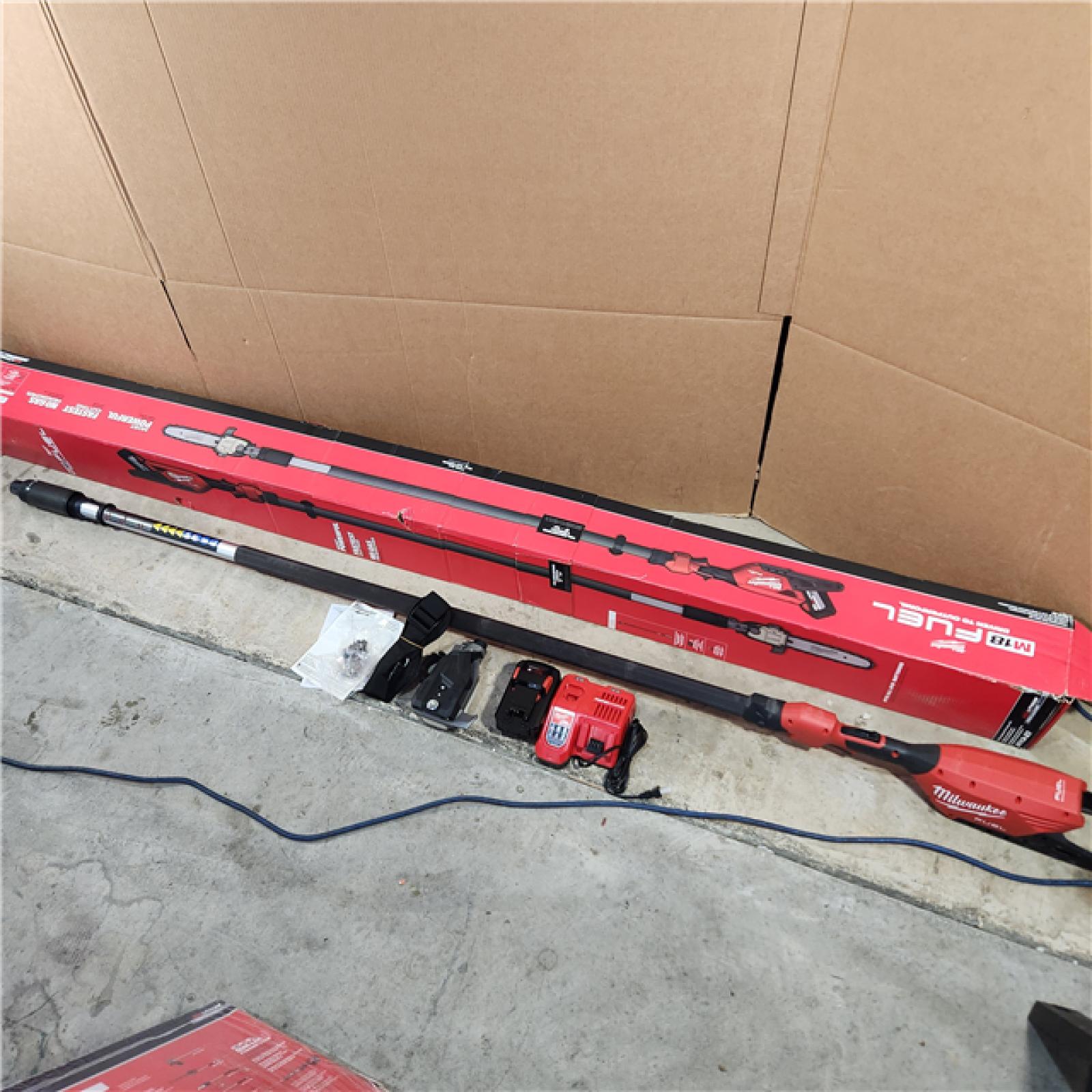 Houston location- AS-IS MILWAUKEE TOOL 3013-21 M18 FUEL(TM) Telescoping Pole Saw Kit