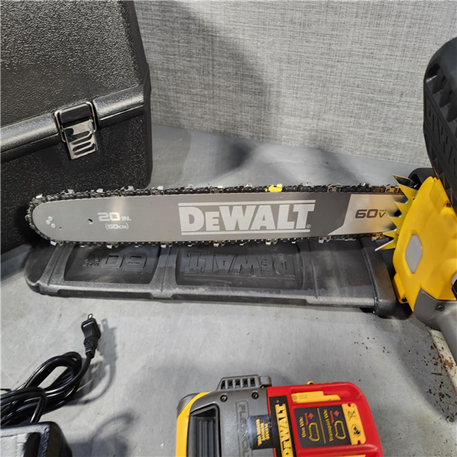 HOUSTON LOCATION - AS-IS DEWALT FLEXVOLT 60V MAX 20 in. Brushless Electric Cordless Chainsaw Kit and Carry Case with (1) FLEXVOLT 15 Ah Battery & Charger