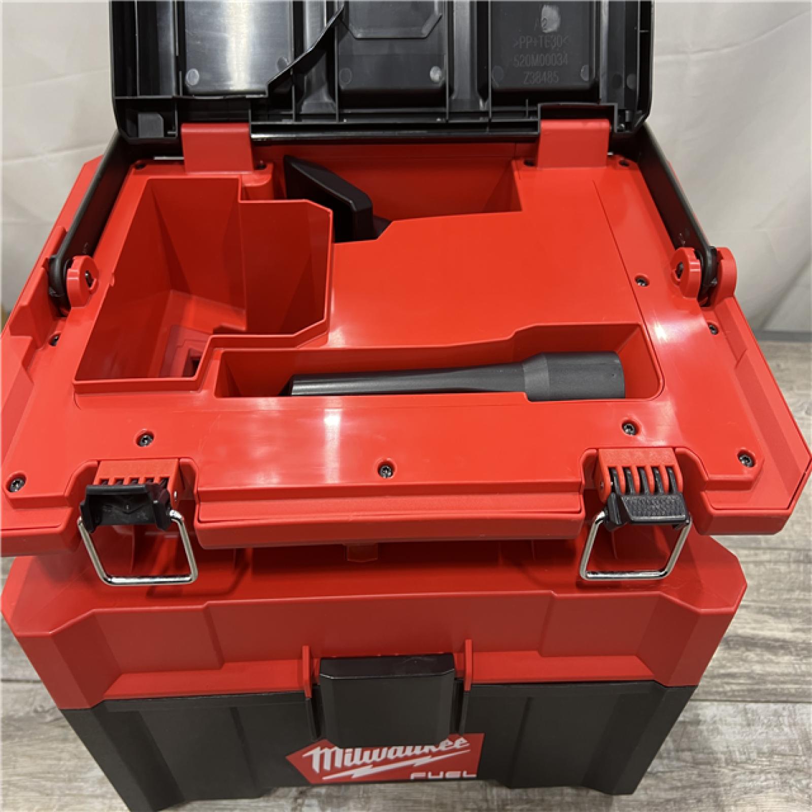 AS-IS MILWAUKEE M18 FUEL PACKOUT 18-Volt Lithium-Ion Cordless 2.5 Gal. Wet/Dry Vacuum (Vacuum-Only)