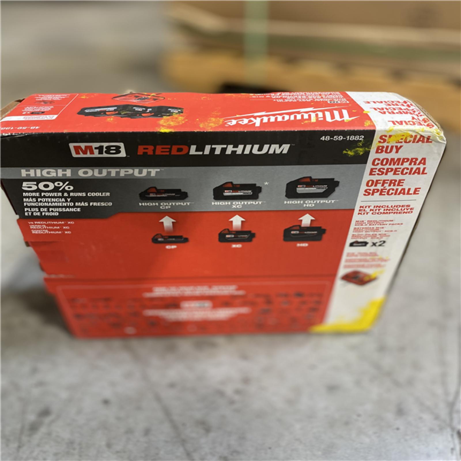 NEW! - Milwaukee M18 18V Lithium-Ion Dual Bay Rapid Battery Charger w/ (2) 8Ah HIGH OUTPUT Batteries