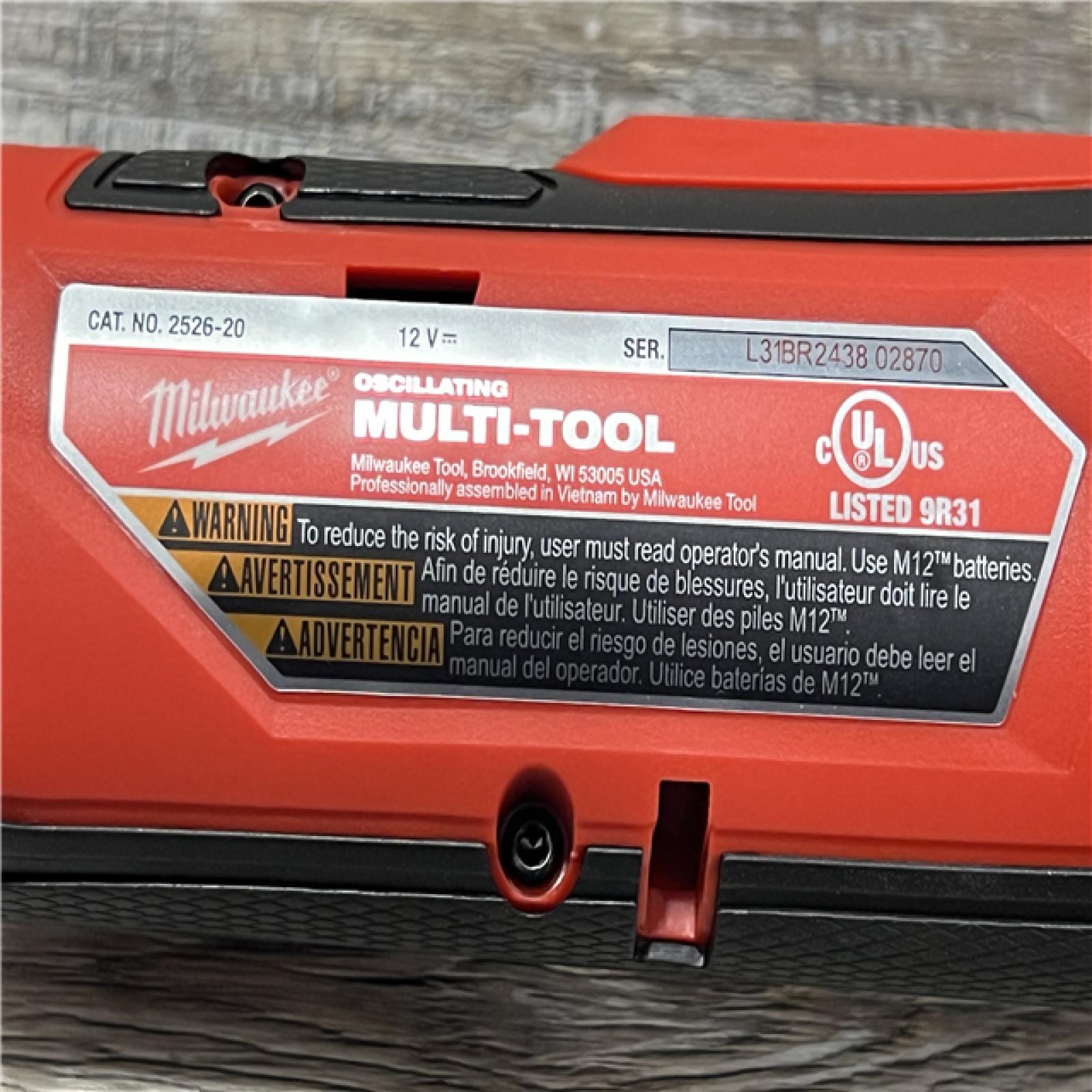 AS-IS Milwaukee M12 12V Lithium-Ion Cordless Oscillating Multi-Tool 2526-20 (Tool-Only)