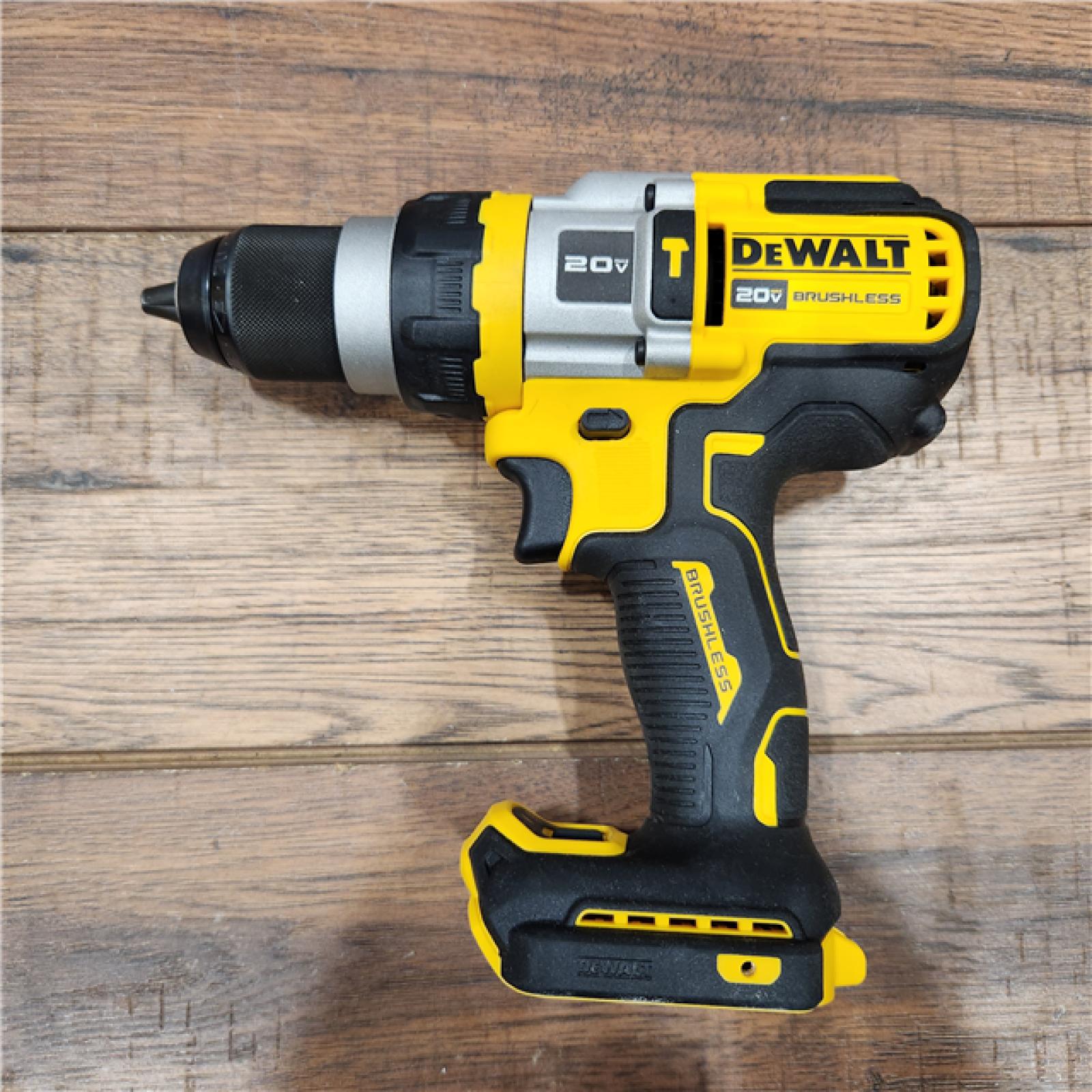 AS-IS Dewalt FLEXVOLT 20 Volt 1/2 in. Brushless Cordless Hammer Drill/Driver Kit (Battery & Charger)