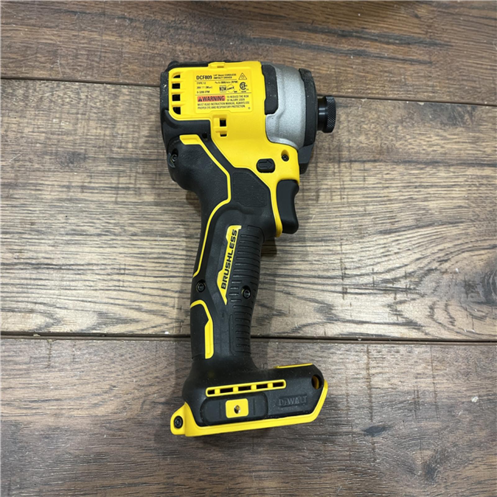 AS-IS DEWALT ATOMIC 20V MAX* Brushless Cordless Compact 1/4 in. Impact Driver Kit