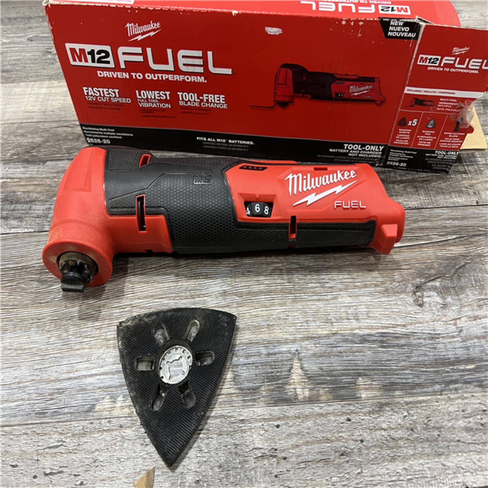 AS-IS Milwaukee M12 12V Lithium-Ion Cordless Oscillating Multi-Tool 2526-20 (Tool-Only)