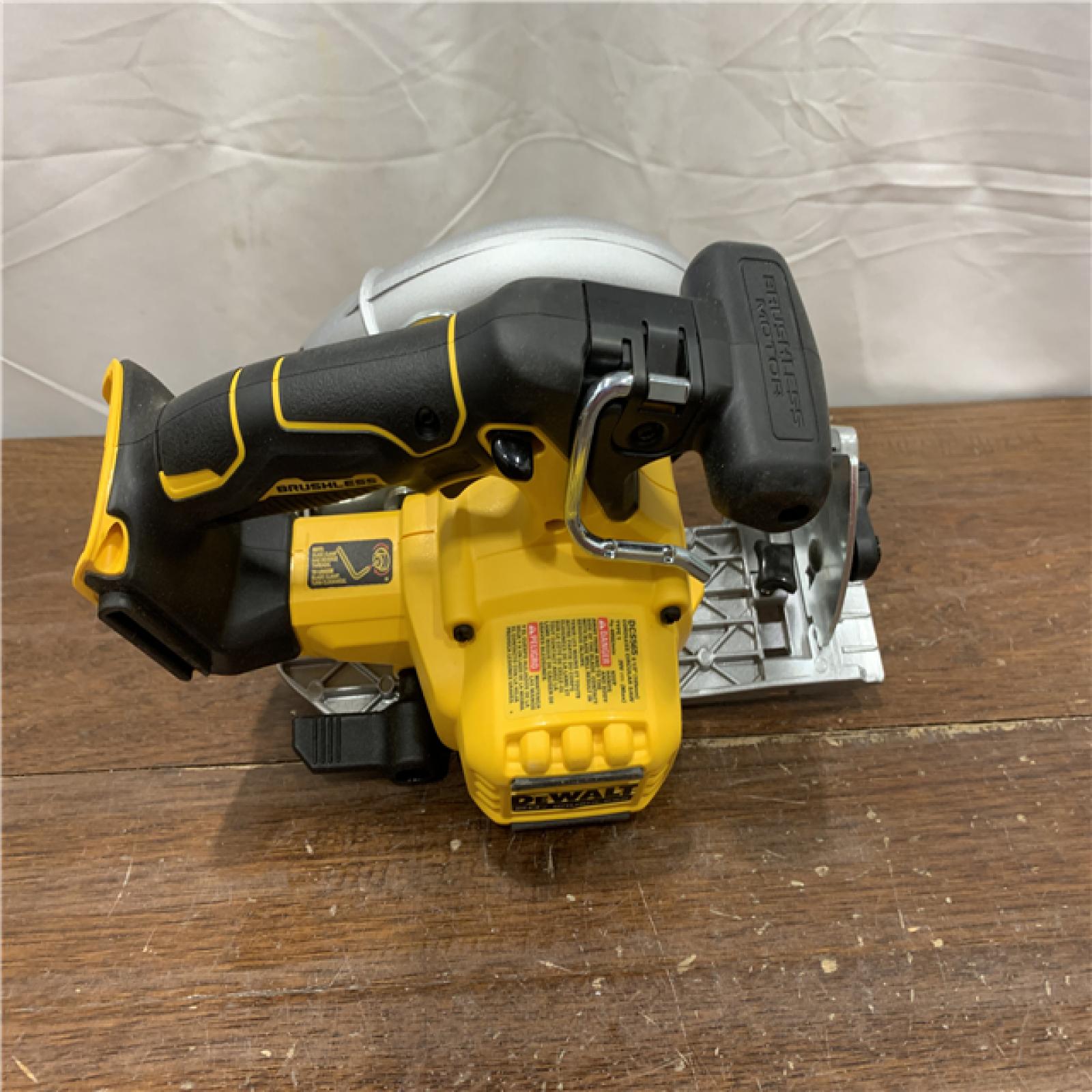 AS-ISDeWALT DCS565B 20V Max Brushless 6.5   Cordless Circular Saw