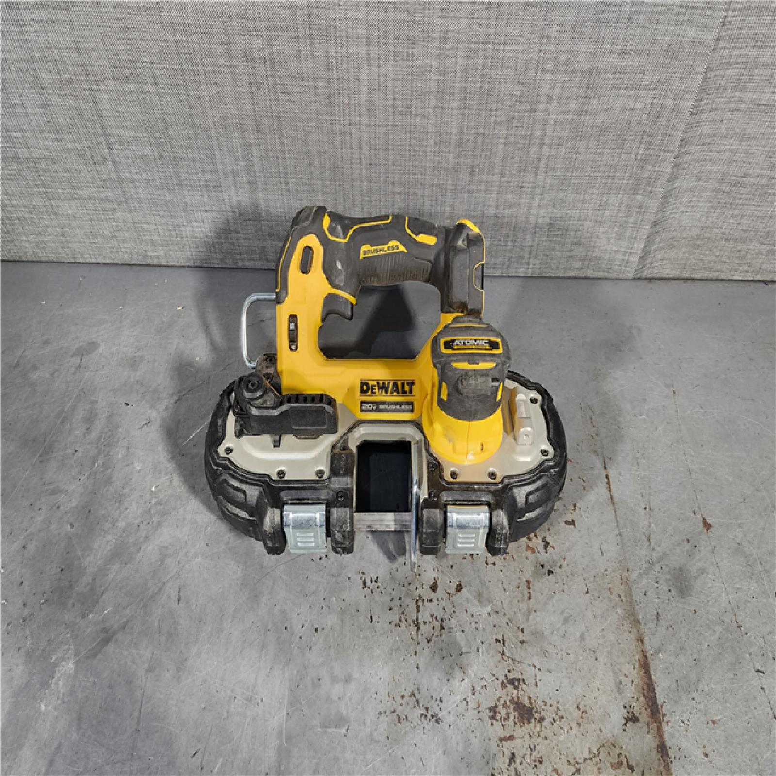 HOUSTON LOCATION - AS-IS Dewalt DCS377B 20V MAX ATOMIC Brushless Cordless 1-3/4 Compact Bandsaw (TOOL ONLY)