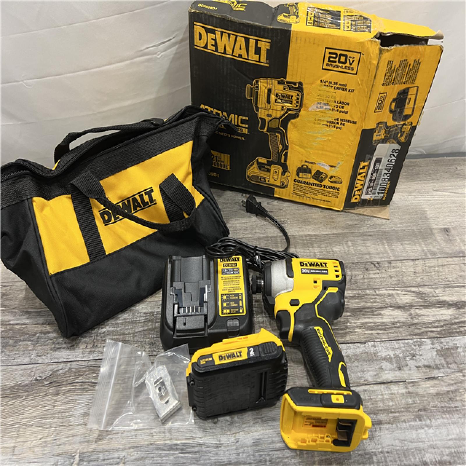 AS-IS DEWALT ATOMIC 20V MAX* Brushless Cordless Compact 1/4 in. Impact Driver Kit