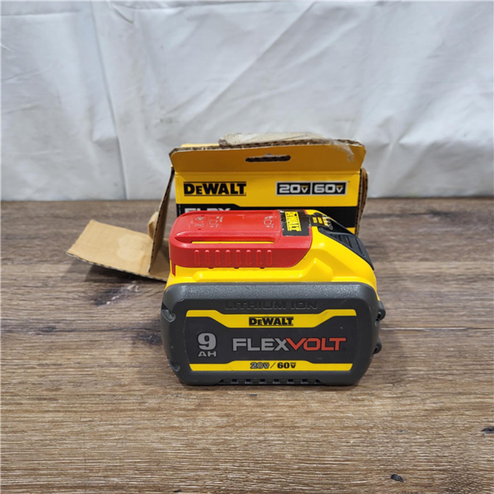 AS-IS Dewalt DWLTDCB609 Dewalt DCB609 FLEXVOLT 20V/60V MAX* B