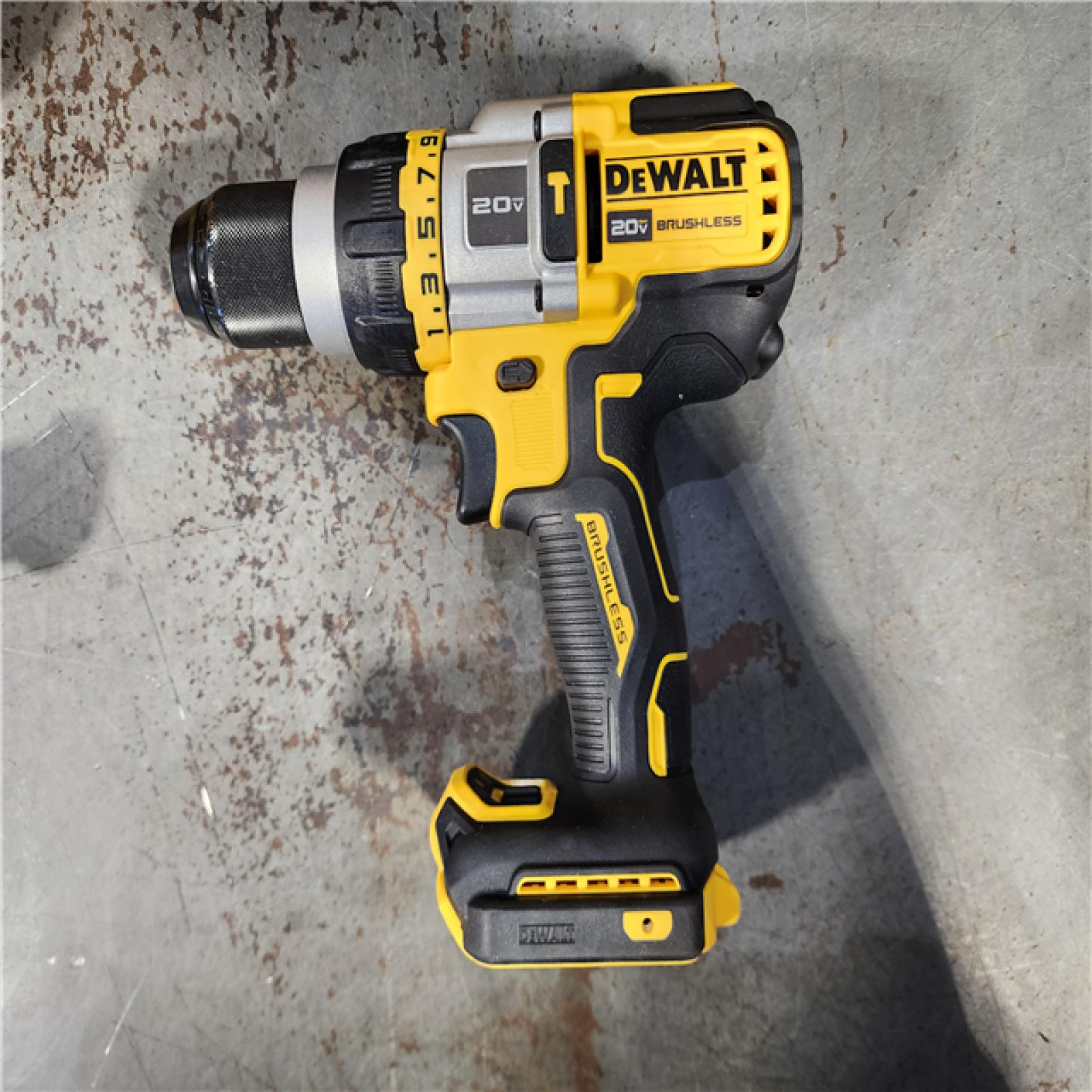 HOUSTON LOCATION - AS-IS (APPEARS LIKE NEW) Dewalt FLEXVOLT 20 Volt 1/2 in. Brushless Cordless Hammer Drill/Driver Kit (Battery & Charger)