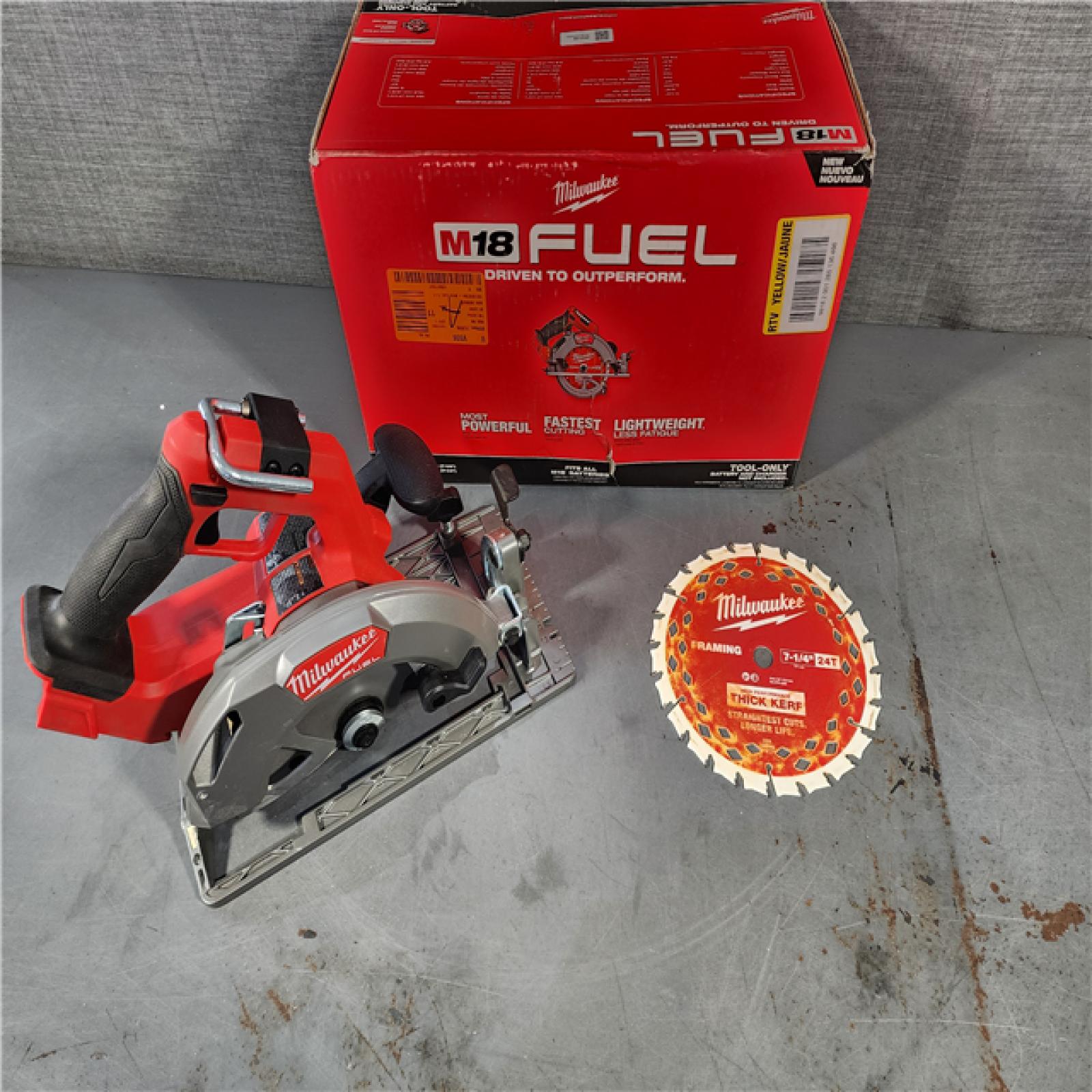 HOUSTON LOCATION - AS-IS Milwaukee M18 FUEL 18V Lithium-Ion Brushless Cordless 7-1/4 in. Circular Saw (Tool-Only)