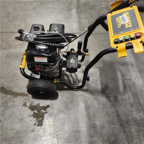 DALLAS LOCATION - AS-IS DEWALT 3600 PSI 2.5 GPM Gas Cold Water Professional Pressure Washer with HONDA GX200 Engine