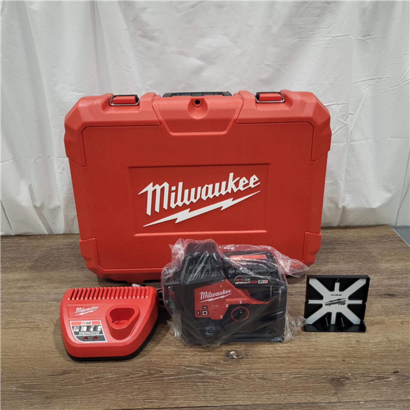 AS-IS Milwaukee-3632-21 M12 Green Beam Laser 360Â° 3-Plane Kit