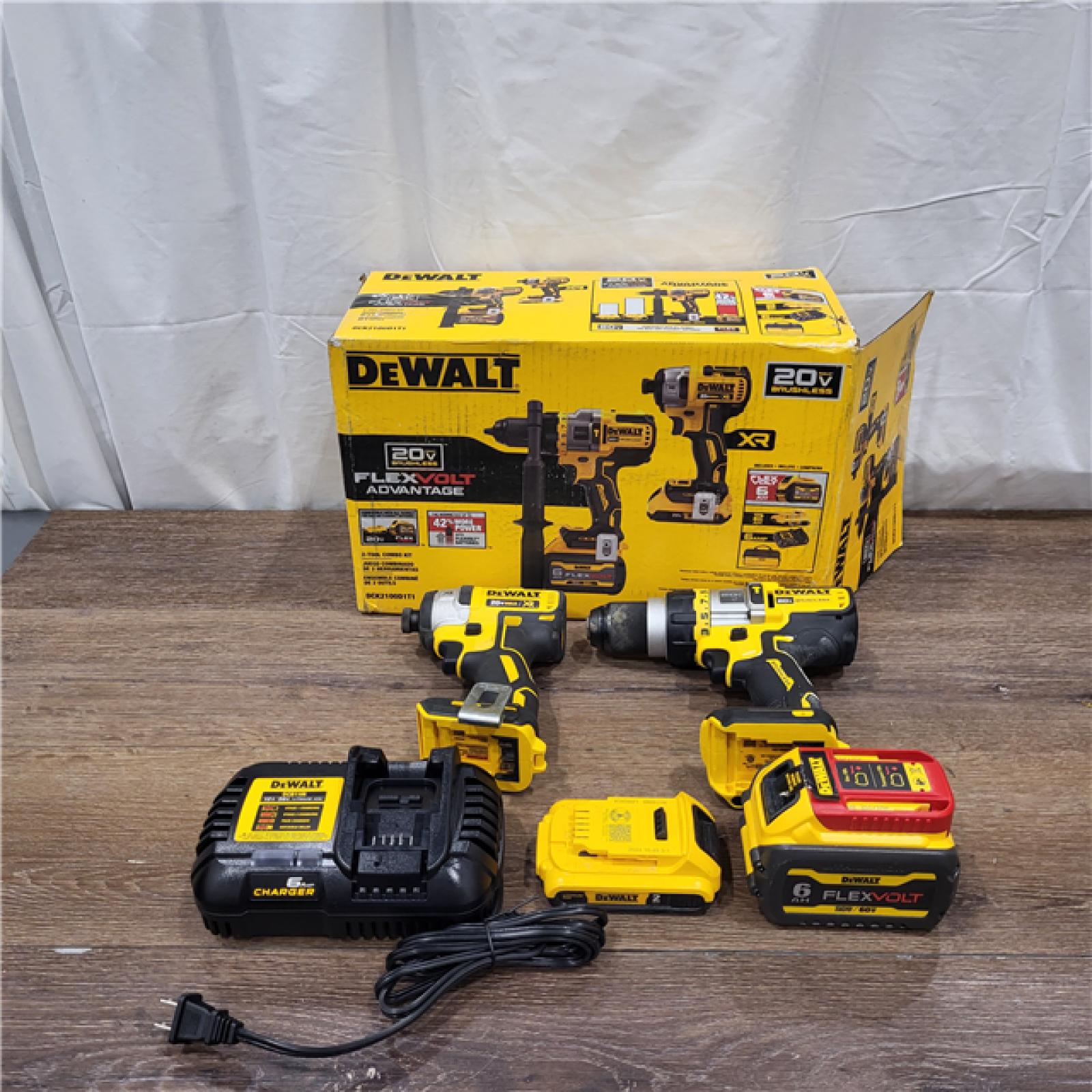 AS-IS 20V MAX Cordless Brushless Hammer Drill/Driver 2 Tool Combo Kit with FLEXVOLT ADVANTAGE