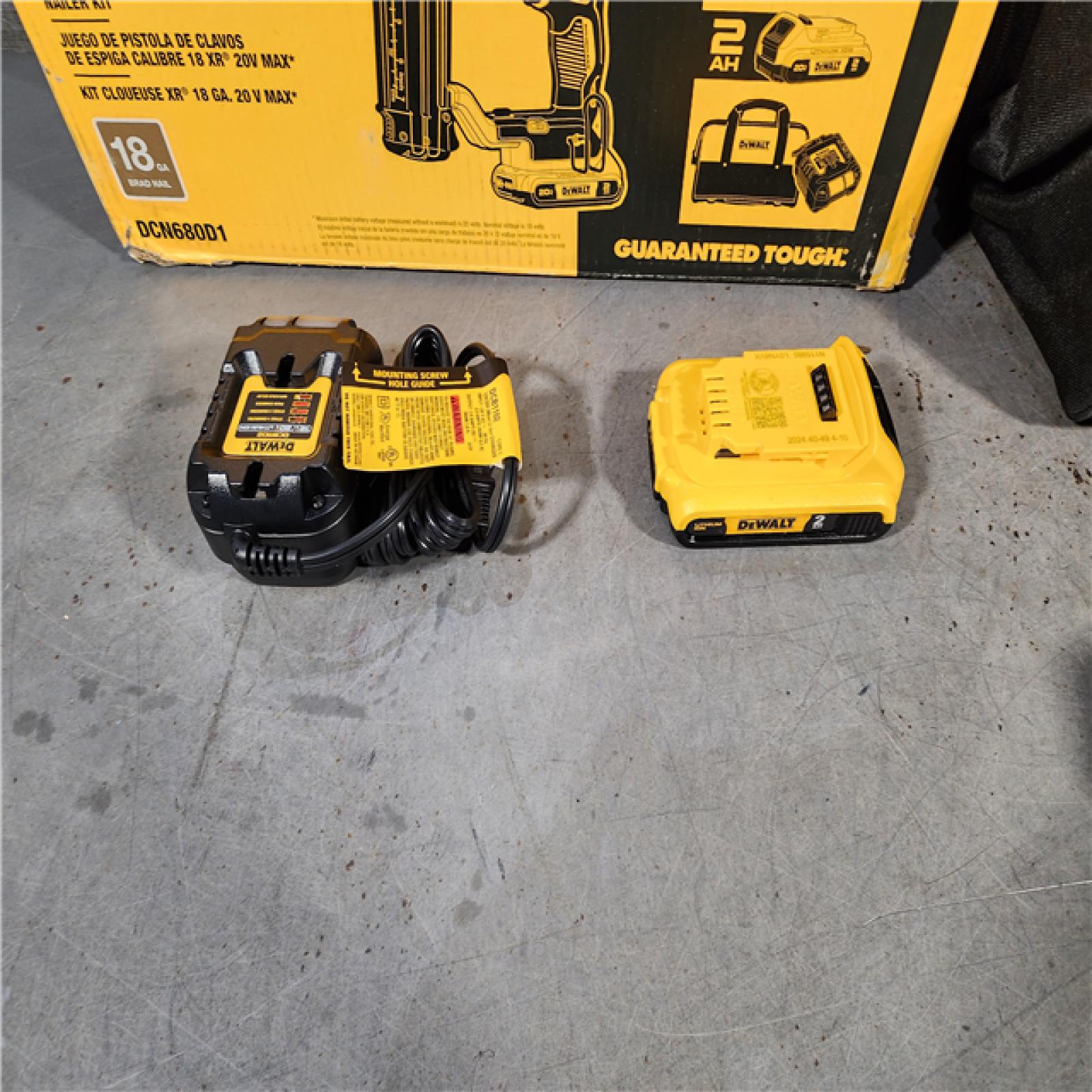 HOUSTON LOCATION - AS-IS DEWALT 20V MAX XR 18 Gauge Brad Nailer Kit