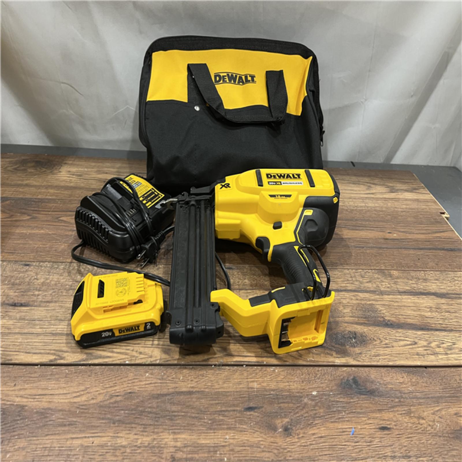 AS-IS DEWALT 20V MAX XR 18 Gauge Brad Nailer Kit