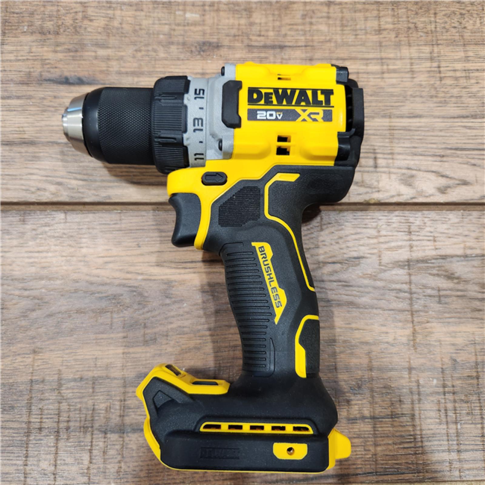 AS-IS DEWALT 20V MAX XR Brushless Cordless 1/2 Drill/Driver Kit