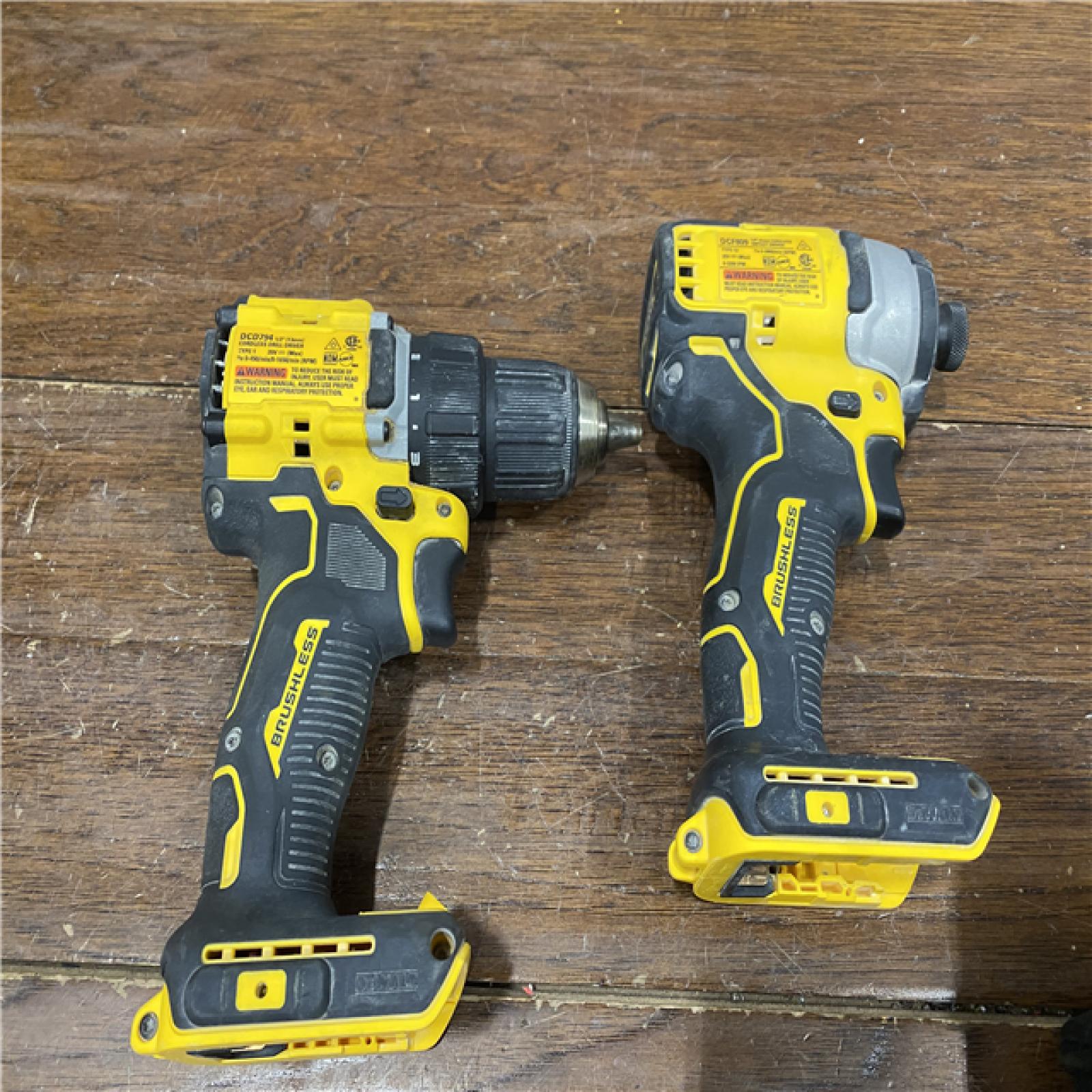 AS-ISDEWALT ATOMIC 20-Volt MAX Lithium-Ion Cordless Combo Kit (2-Tool) with (2) 2.0Ah Batteries, Charger and Bag