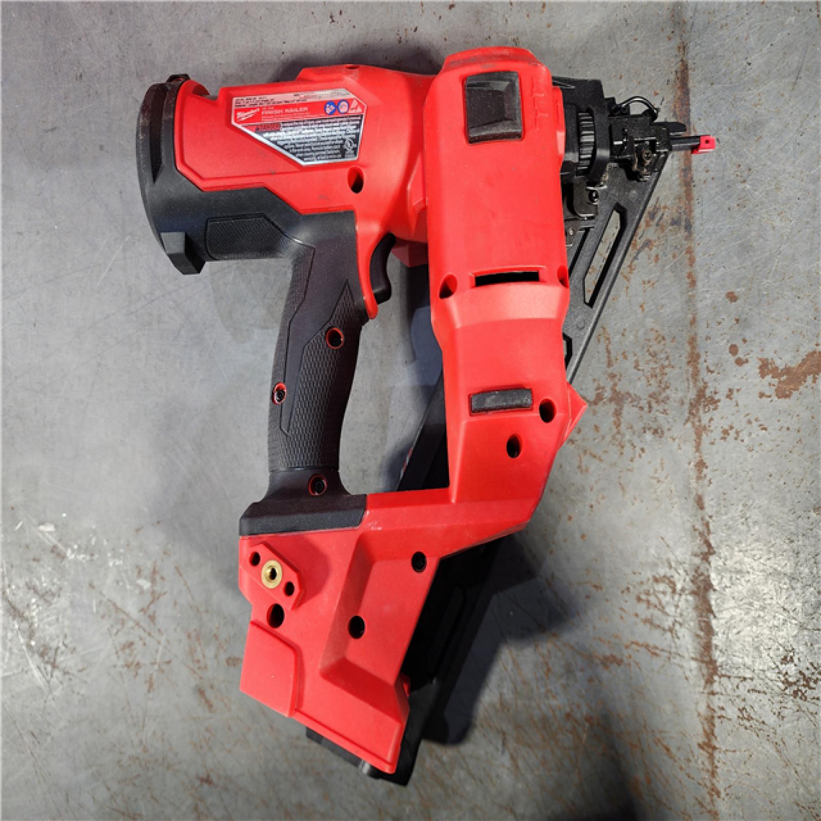 HOUSTON LOCATION - AS-IS Milwaukee 2839-20 M18 FUEL 15 Ga. 18 Volt Brushless Angled Finish Nailer (TOOL ONLY)