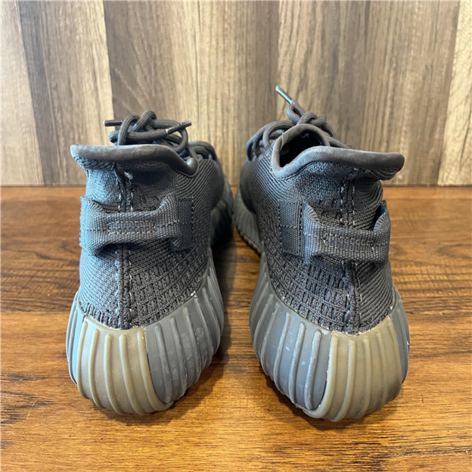 Adidas Yeezy 350 V2  - Onix SZ 9