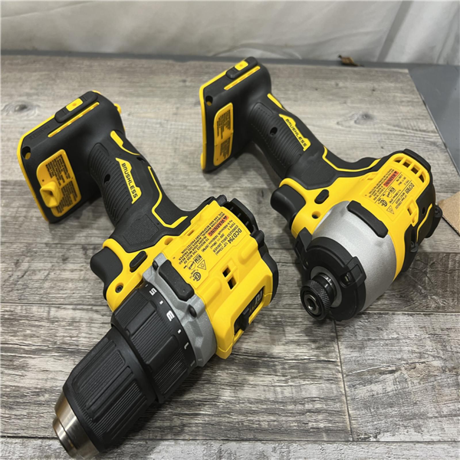 AS-IS DEWALT ATOMIC 20-Volt MAX Lithium-Ion Cordless Combo Kit (2-Tool) with (2) 2.0Ah Batteries, Charger and Bag