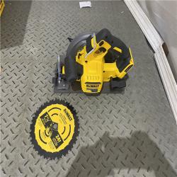 Houston location AS-IS DeWALT Flexvolt Max 7-1/4  60V Brushless Circular Saw DCS578B (Bare Tool)