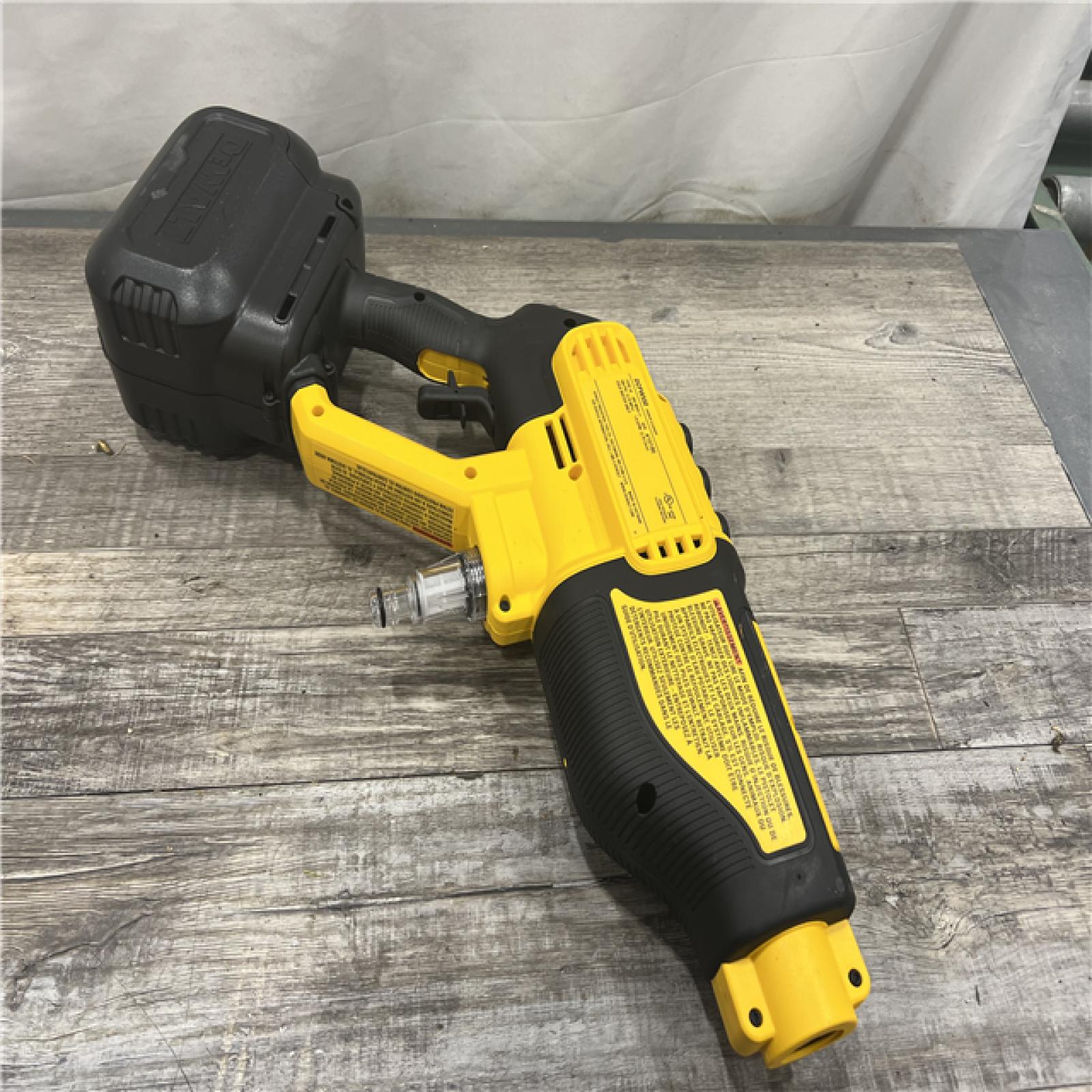 AS-IS Dewalt 20V 550 PSI  1 GPM Cordless Power Cleaner W/ 4 Nozzles Tool-Only DCPW550B