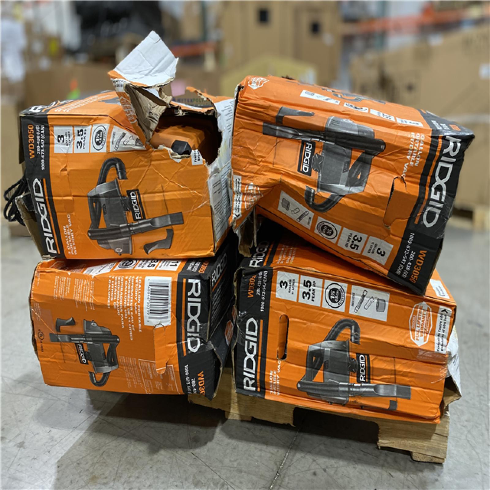 DALLAS LOCATION - RIDGID 3 Gal 3.5 Peak HP Handheld Shop Vac Wet Dry Vacuum with RIDGID SWEEP Dust Pan, Filter, Locking Hose and Car Nozzle PALLET -(8 UNITS)