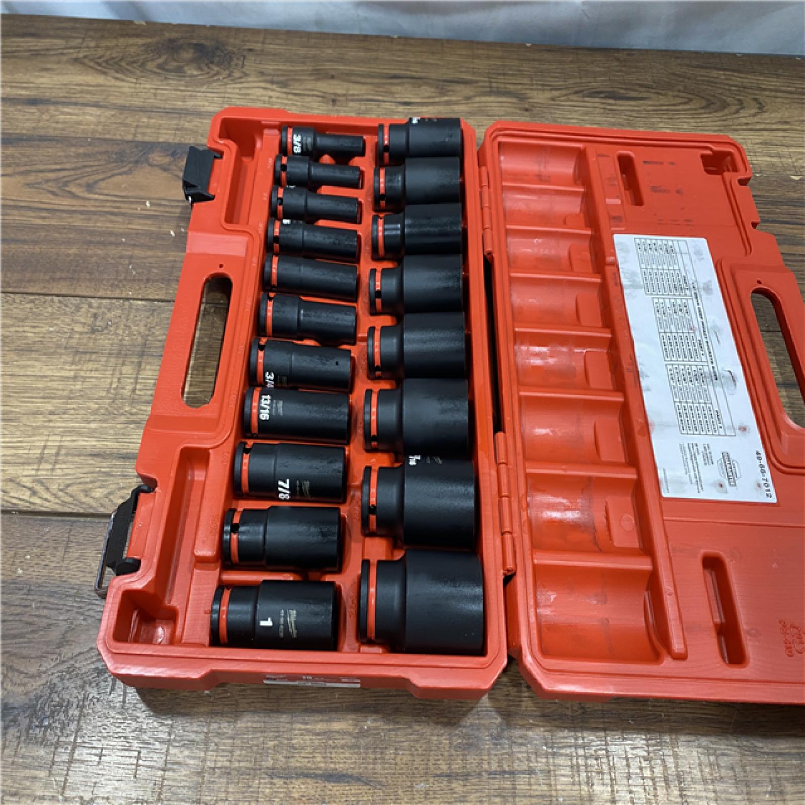 AS IS Milwaukee 1/2 in Drive IMPACT SOCKET SET, SAE, 19 Pcs