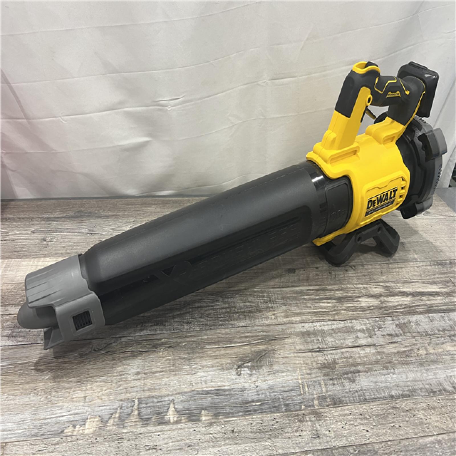 AS-IS DEWALT 20V MAX 125 MPH 450 CFM Brushless Cordless Battery Powered Blower (Tool Only)