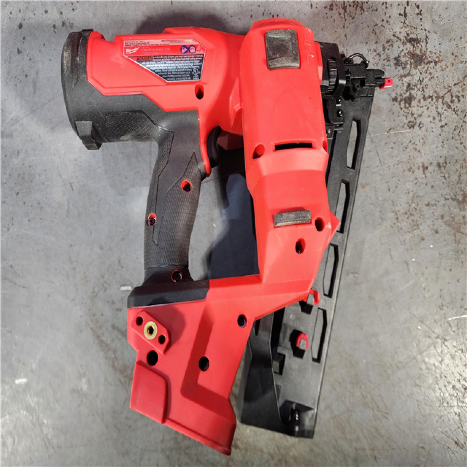 HOUSTON LOCATION - AS-IS Milwaukee 2841-20 18V Cordless Gen II 16 Gauge Angled Finish Nailer (Tool Only)