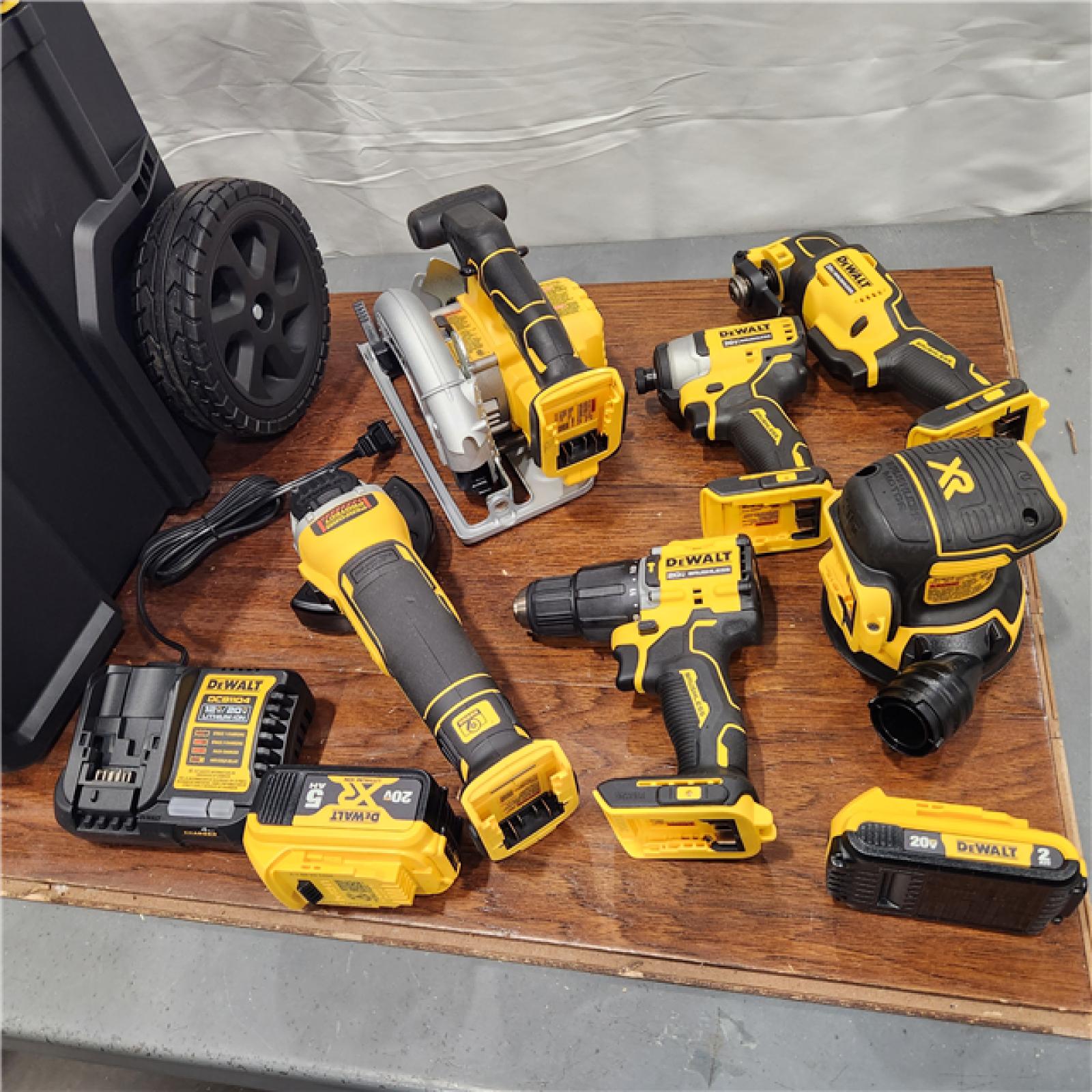 AS-IS Dewalt 20-Volt MAX ToughSystem Lithium-Ion 6-Tool Cordless Combo Kit