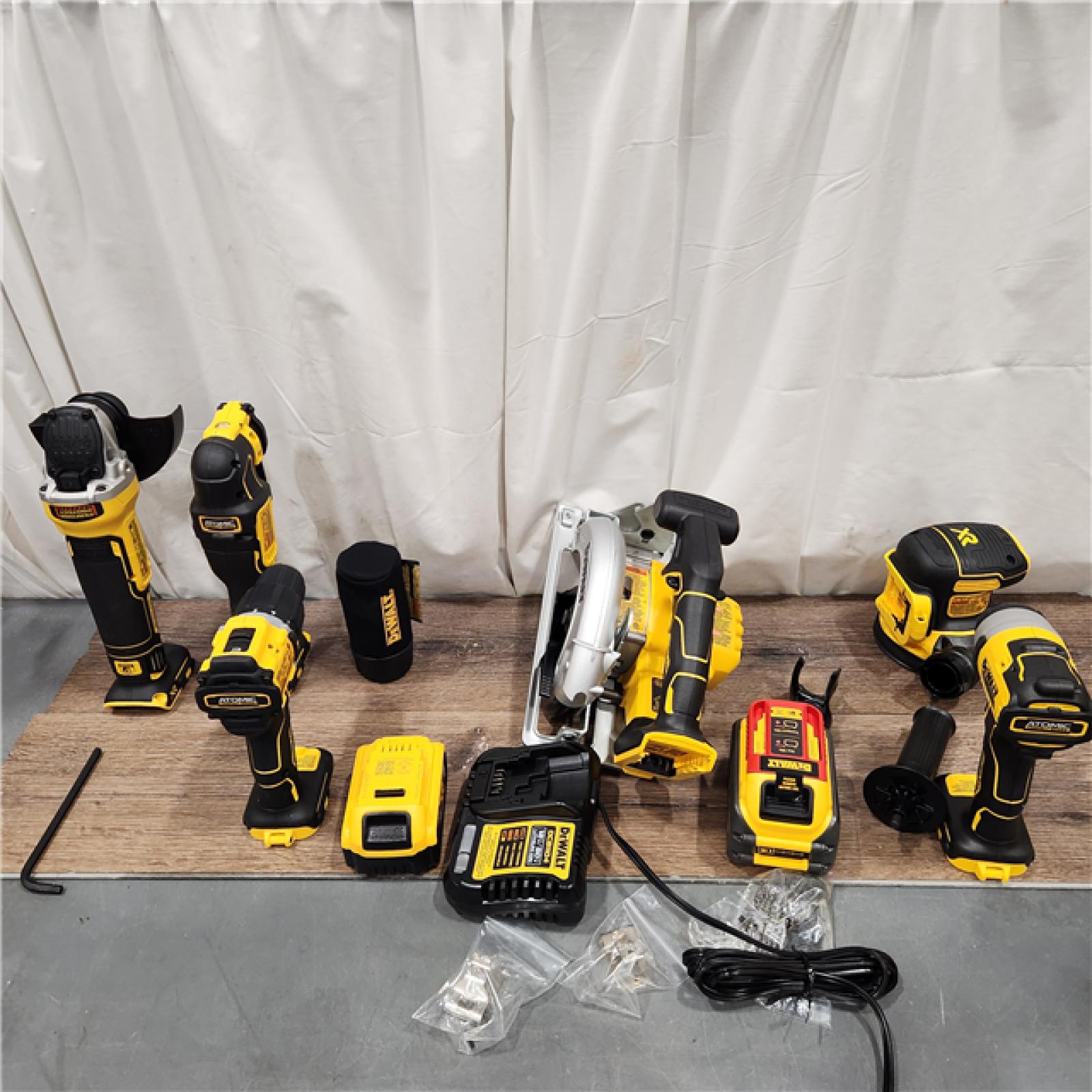 AS IS Dewalt 20-Volt MAX ToughSystem Lithium-Ion 6-Tool Cordless Combo Kit