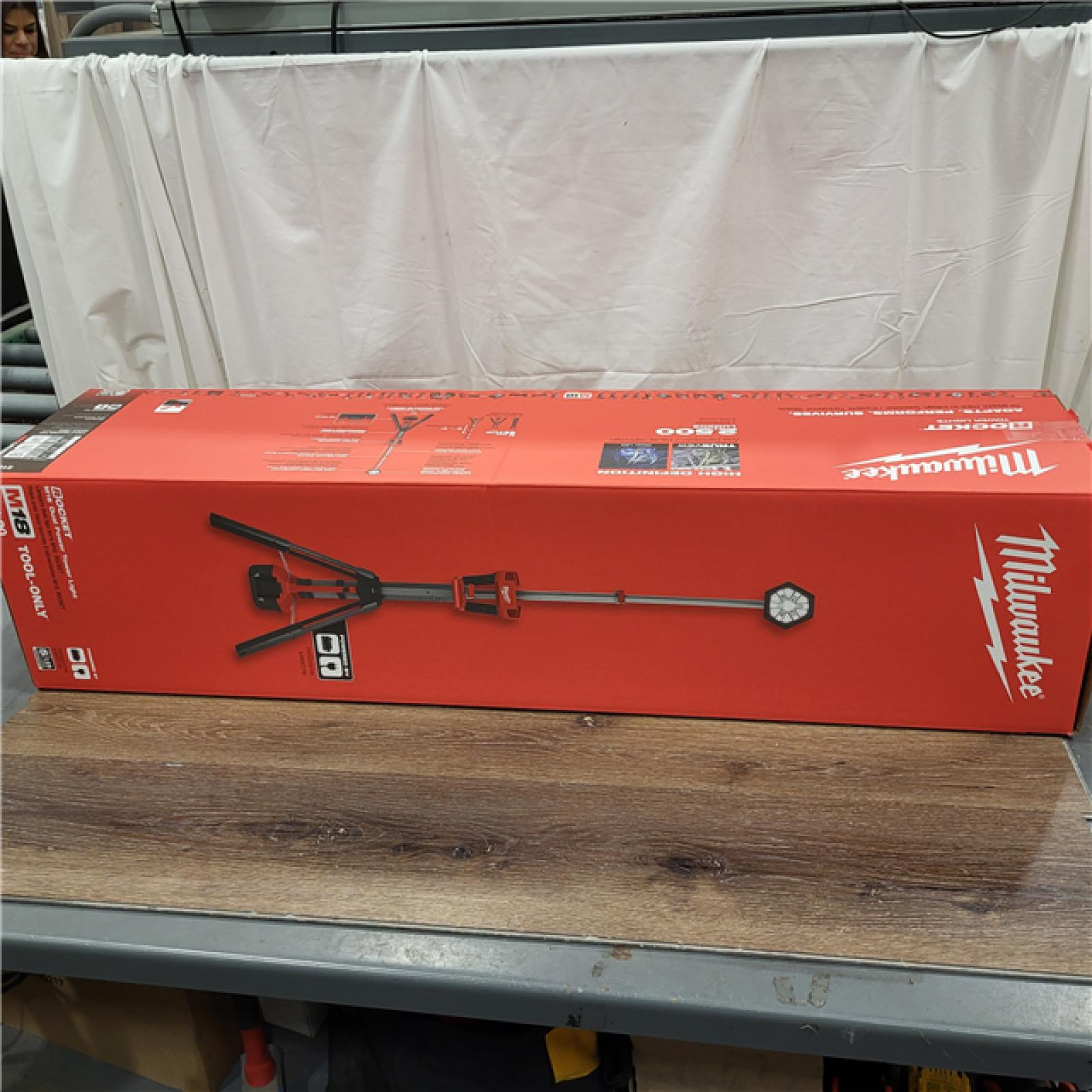 NEW! Milwaukee M18 18V Cordless Rocket Dual Power Tower Light (Tool Only)