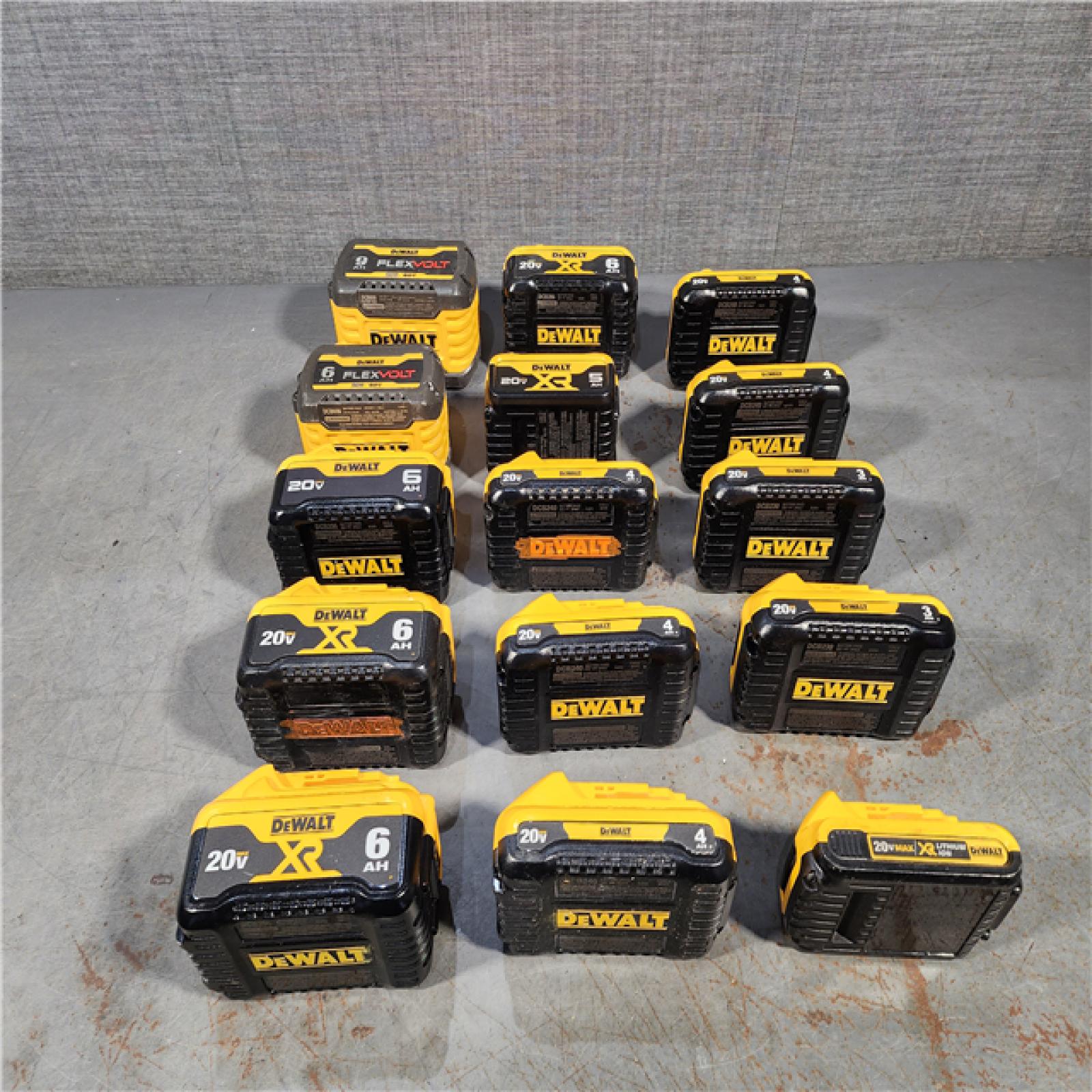 HOUSTON LOCATION - AS-IS DEWALT BATTERY PACK QTY - 15