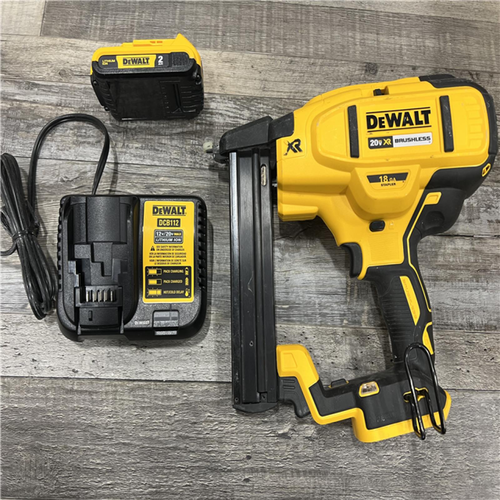 AS-IS DeWALT DCN681D1 20-Volt MAX 18ga Cordless Brushless Narrow Crown Stapler Kit