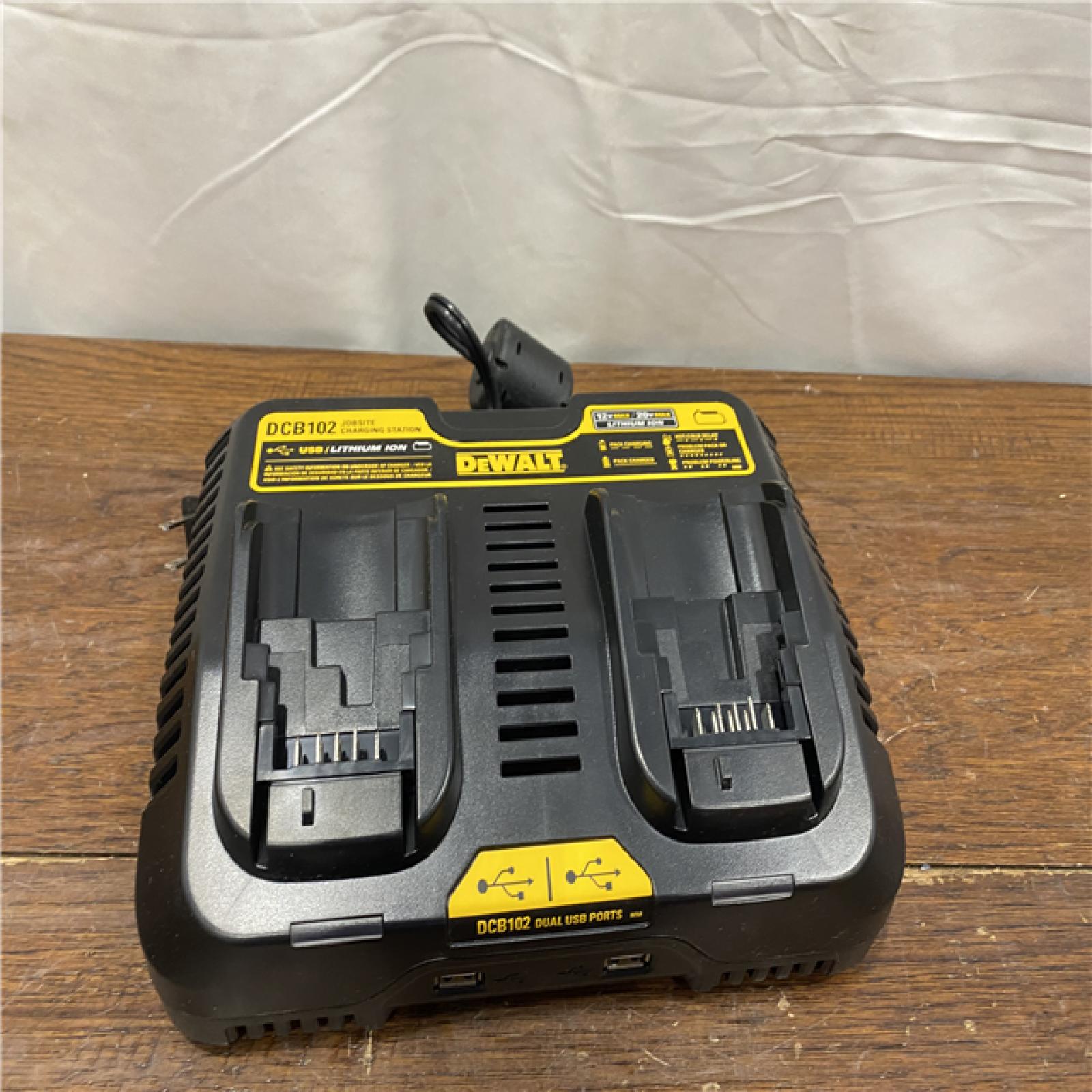 AS-ISDEWALT 12-Volt to 20-Volt MAX Lithium-Ion Dual Port Jobsite Fast Charging Station