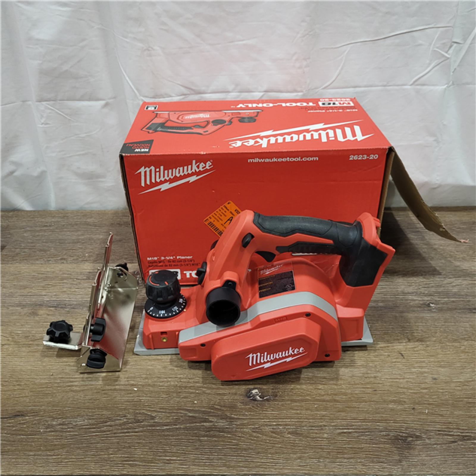 AS-IS Milwaukee M18 18-Volt Lithium-Ion Cordless 3-1/4 in. Planer (Tool-Only)