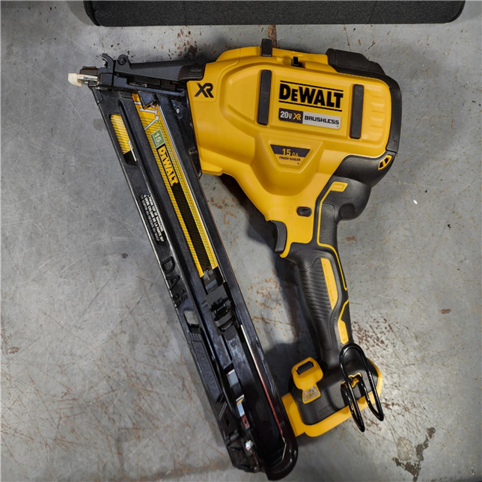 HOUSTON LOCATION - AS-IS DEWALT 20V MAX XR 15 Ga. Cordless 34 Deg Nailer 20 V