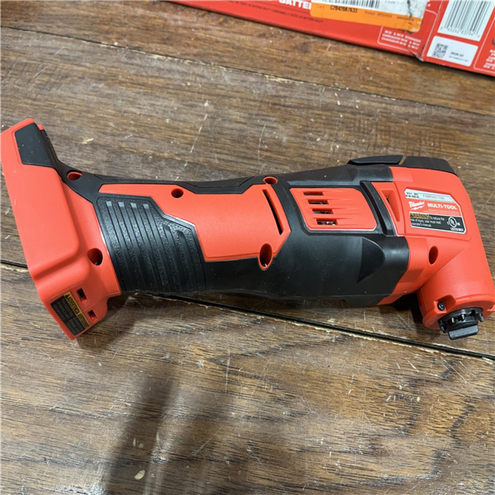 AS-ISMilwaukee 2626-20 M18 Lithium-Ion Cordless Multi-Tool (Tool Only)