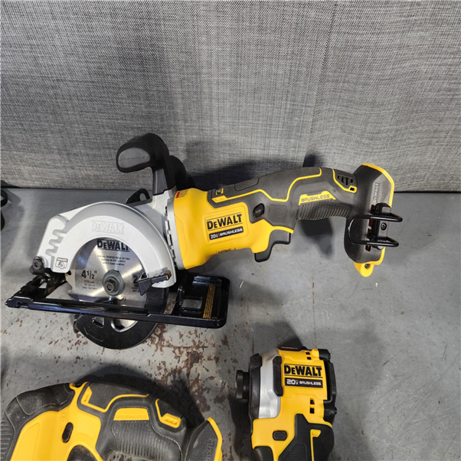 HOUSTON LOCATION - AS-IS DEWALT 4 TOOL COMBO KIT W/ (2) BATTERY & CHARGER