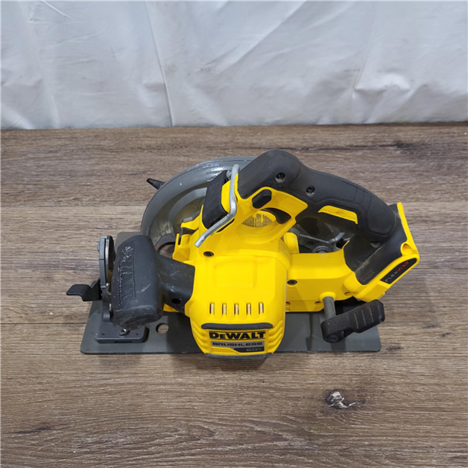 AS-IS DeWALT Flexvolt Max 7-1/4  60V Brushless Circular Saw DCS578B (Bare Tool)